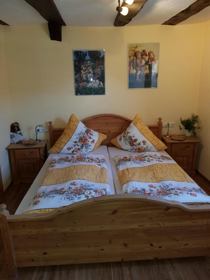 Hotel Zum Burgtoerle Wallduern Esterno foto
