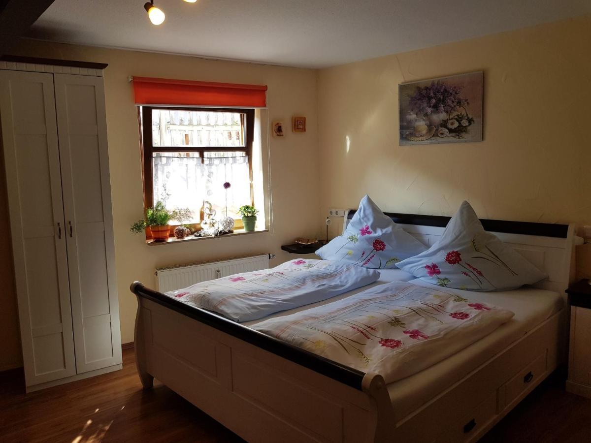 Hotel Zum Burgtoerle Wallduern Esterno foto